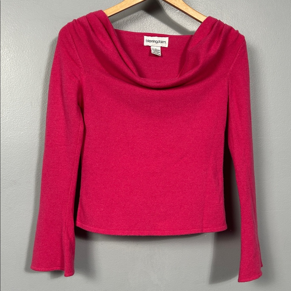 Bloomingdale’s pink cashmere cowl neck sweater size Small